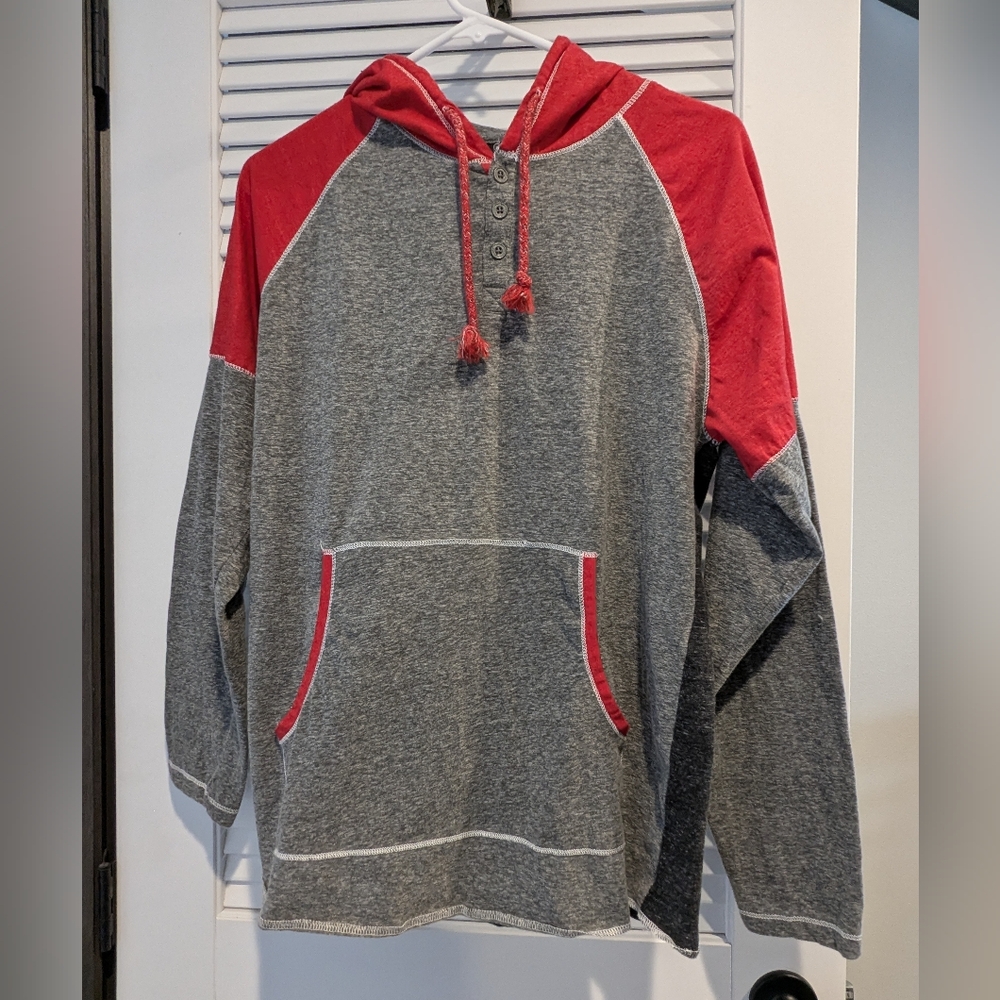 Men's Large Broke Thread's shirt